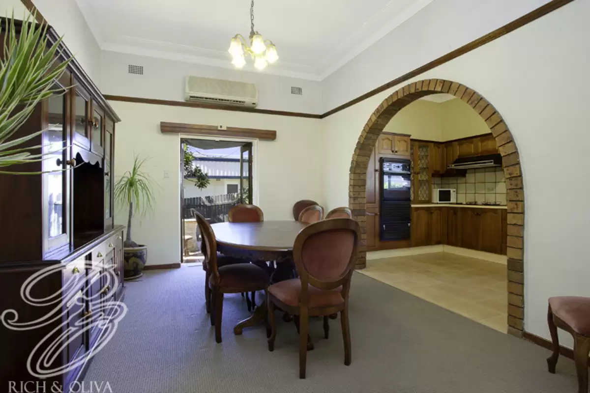 9 Claremont Road, Burwood Heights Sold by Rich & Oliva - image 3