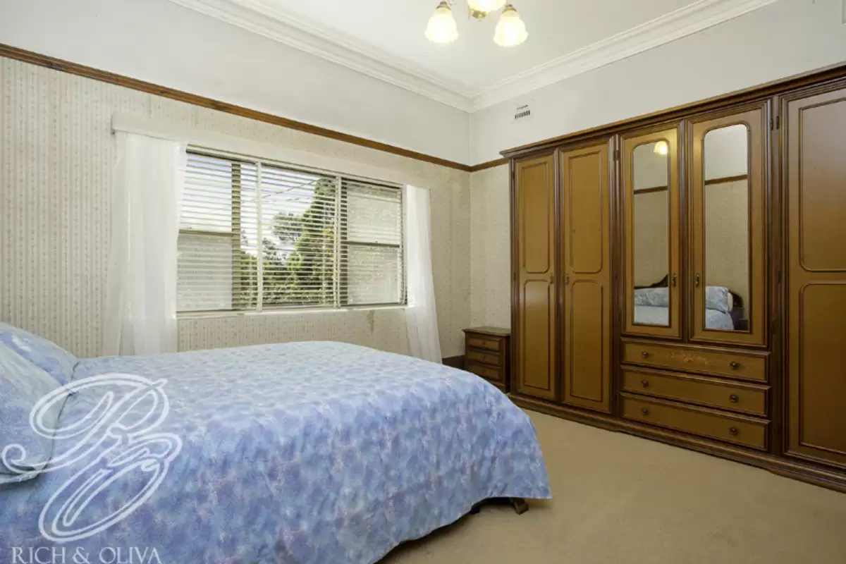 9 Claremont Road, Burwood Heights Sold by Rich & Oliva - image 5