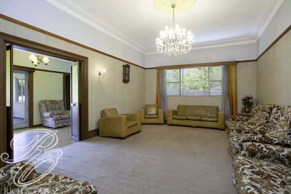 9 Claremont Road, Burwood Heights Sold by Rich & Oliva - image 2