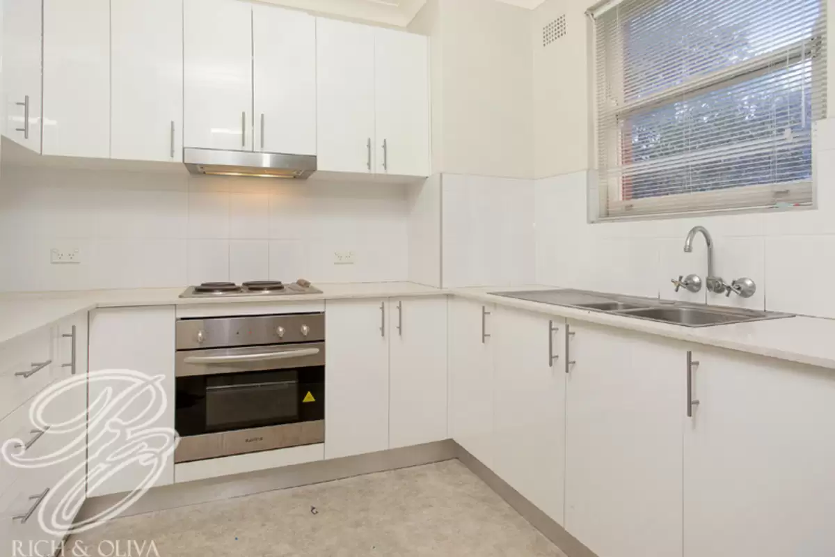 1/18 Belmore Street, Burwood Sold by Rich & Oliva - image 3