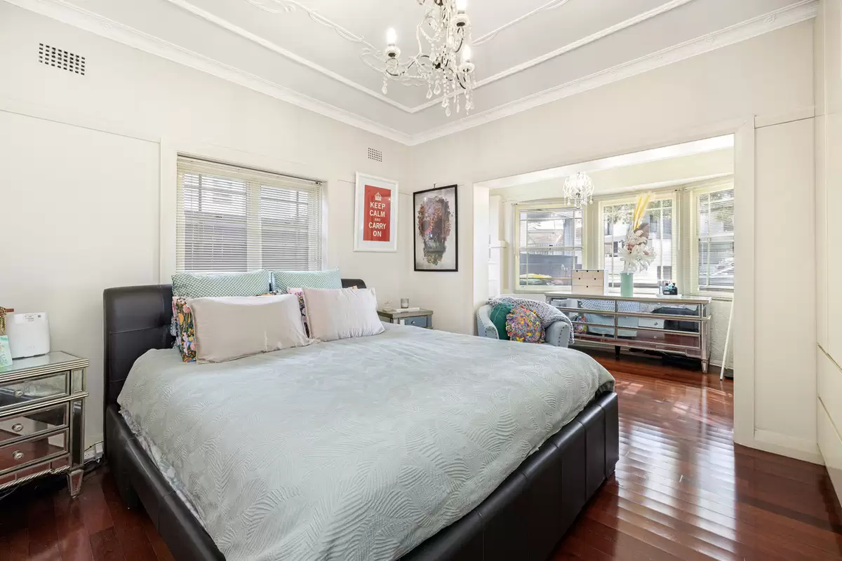 14 Bazentin Street, Belfield Auction by Rich & Oliva - image 2