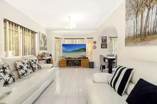 1/30 Tintern Road, Ashfield Auction by Rich & Oliva