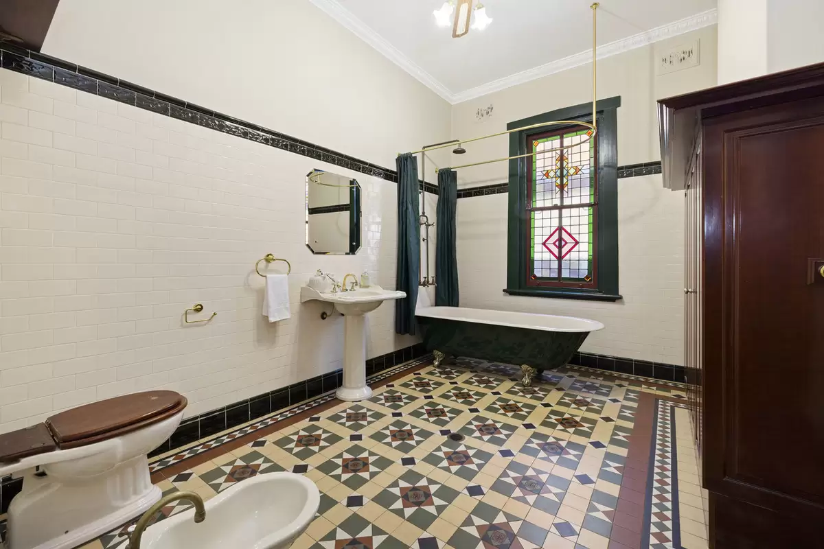 24 Kelso Street, Burwood Heights Auction by Rich & Oliva - image 11