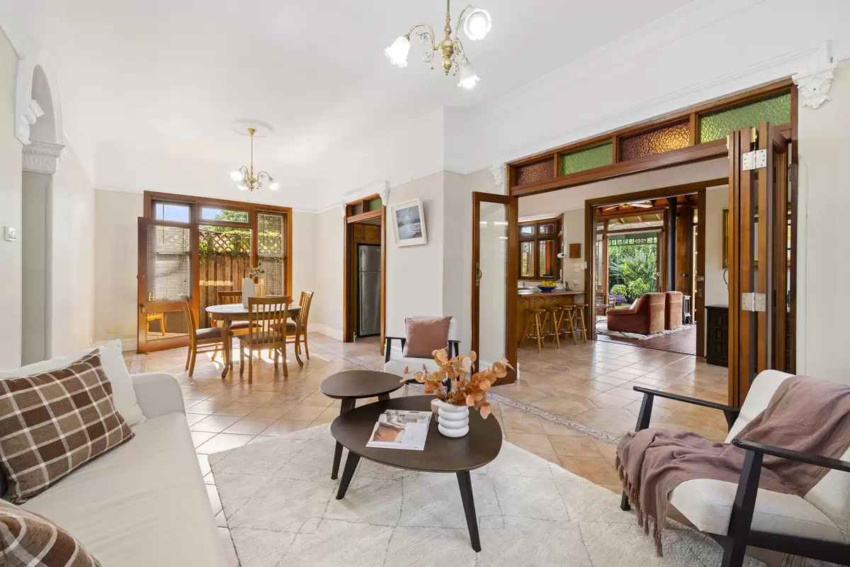 24 Lucas Road, Burwood Auction by Rich & Oliva - image 7