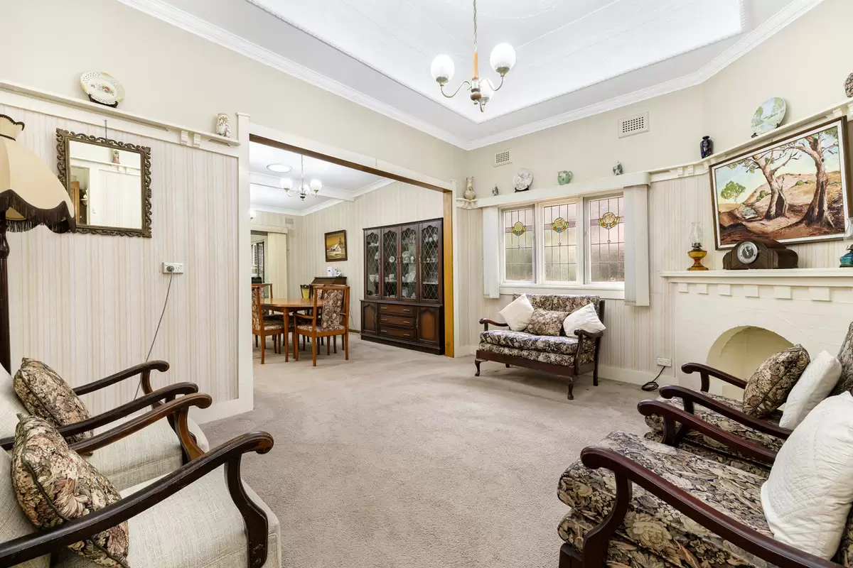 62 Dalmar Street, Croydon Auction by Rich & Oliva - image 9