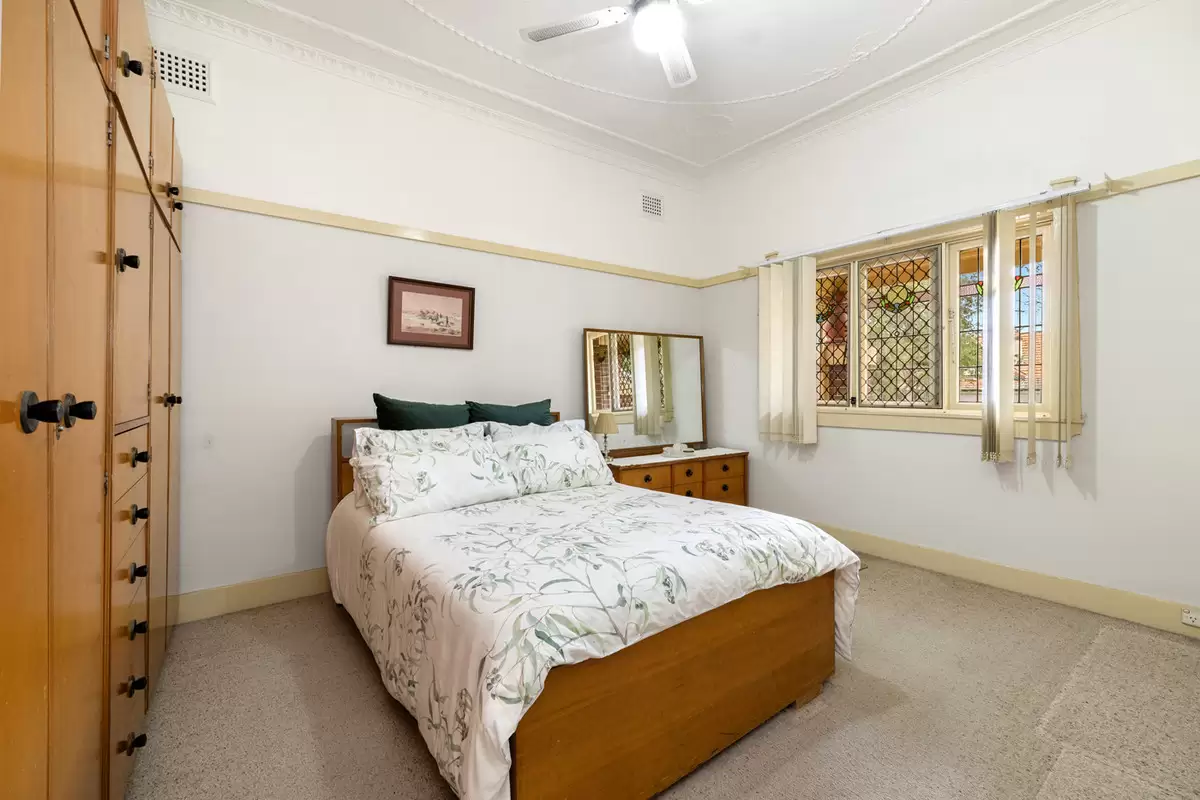 62 Dalmar Street, Croydon Auction by Rich & Oliva - image 4