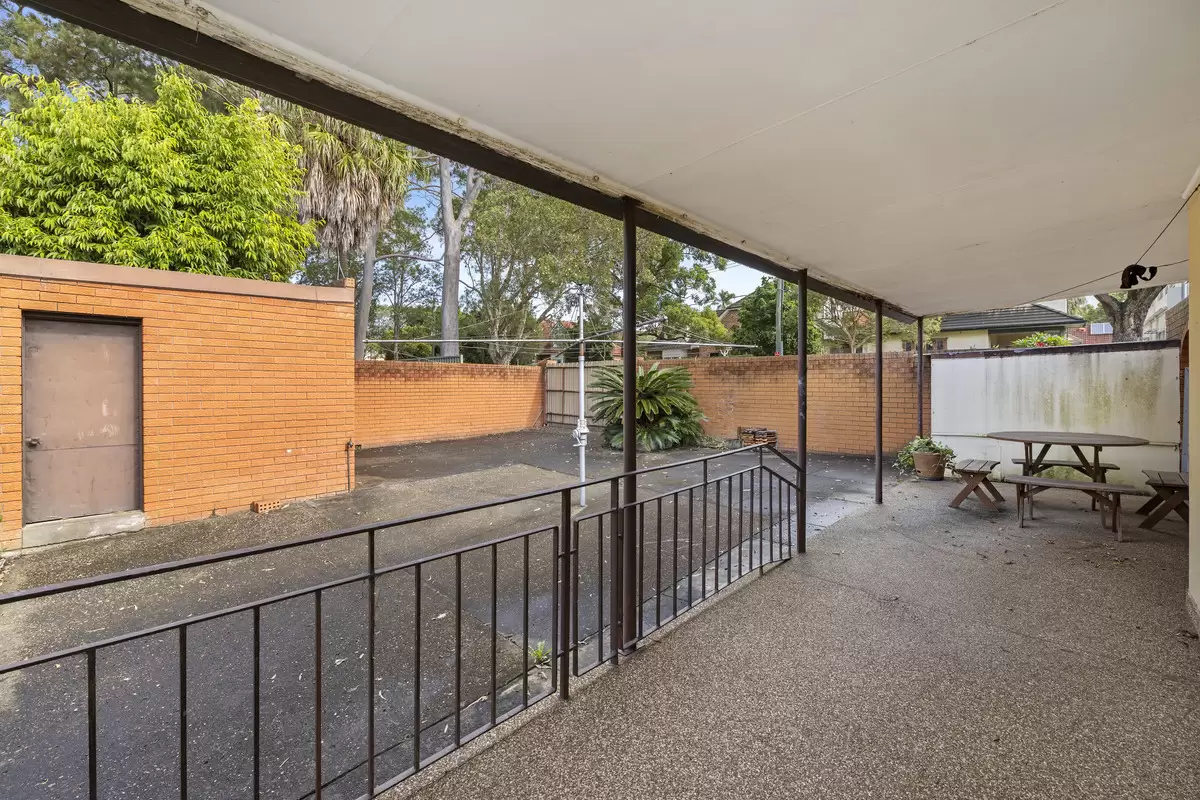 2 Arrowfield Avenue, Burwood Auction by Rich & Oliva - image 9