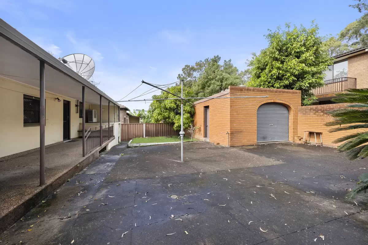 2 Arrowfield Avenue, Burwood Auction by Rich & Oliva - image 10