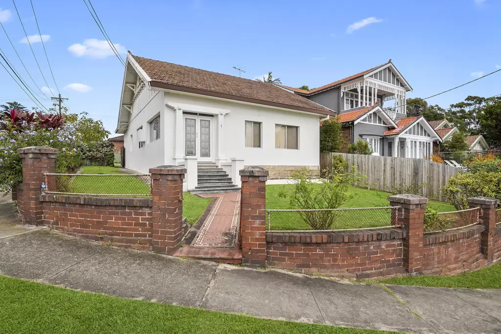 1 Checkley Street, Abbotsford Auction by Rich & Oliva
