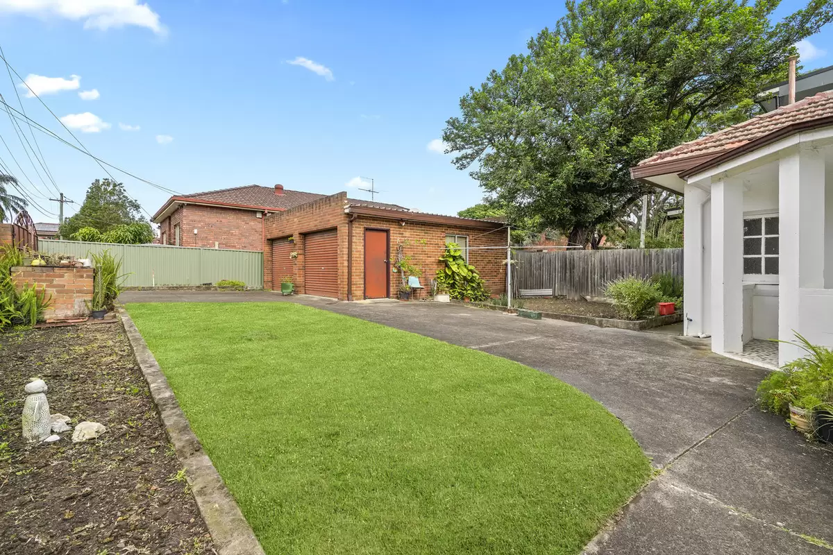 1 Checkley Street, Abbotsford Auction by Rich & Oliva - image 4