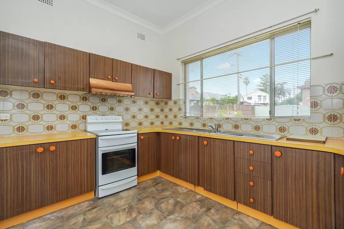 1 Checkley Street, Abbotsford Auction by Rich & Oliva - image 3