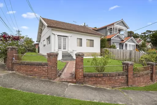 1 Checkley Street, Abbotsford Auction by Rich & Oliva