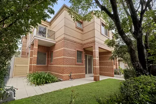 16 Webb Street, Croydon Auction by Rich & Oliva