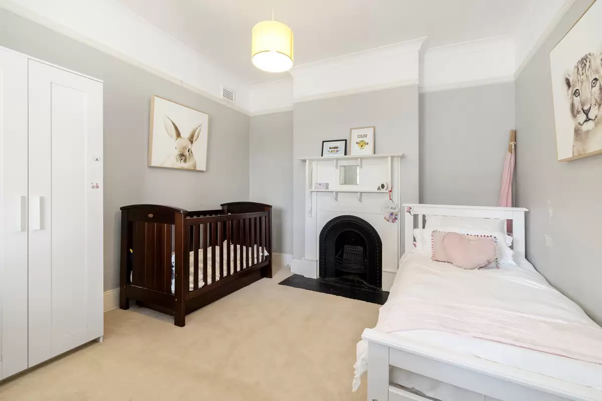 12 Lion Street, Croydon For Sale by Rich & Oliva - image 3
