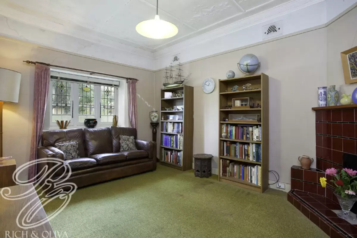 12 Hampton, Croydon Park Sold by Rich & Oliva - image 3