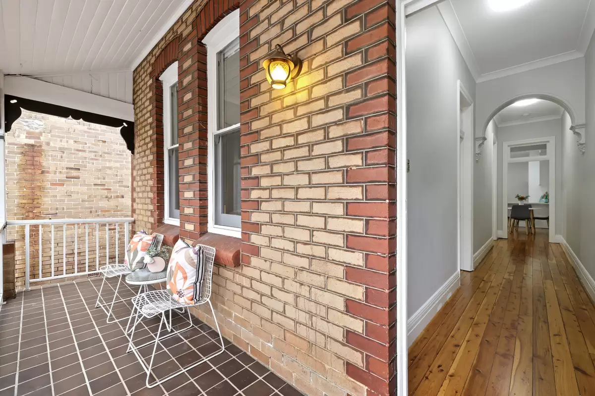 7 Queen VIctoria Street, Kogarah Leased by Rich & Oliva - image 2