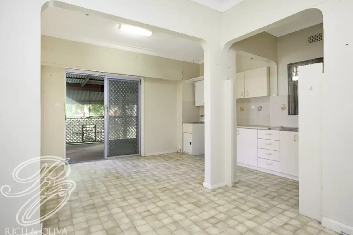 8 Badminton Road, Croydon Sold by Rich & Oliva - image 4