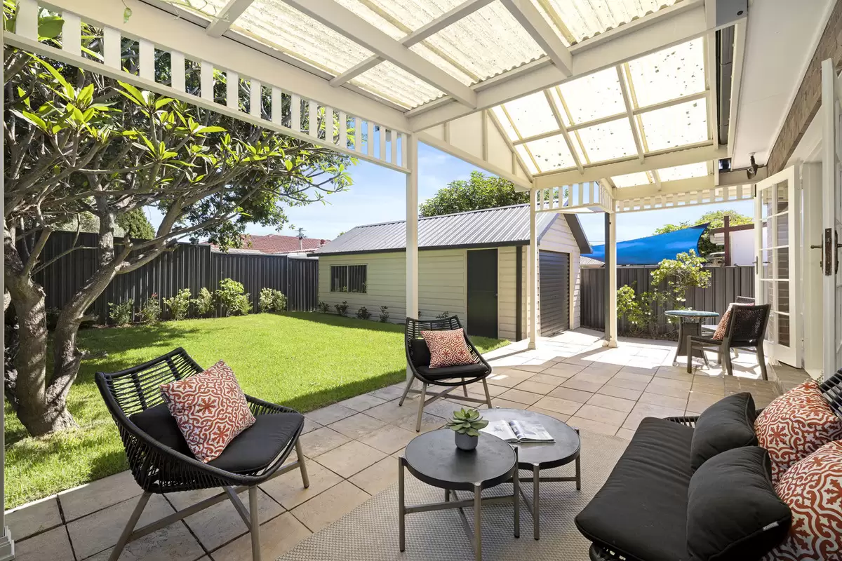 8 Rostherne Avenue, Croydon For Sale by Rich & Oliva - image 16