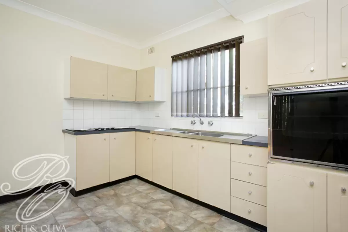 11/12 Wentworth Street, Croydon Park Sold by Rich & Oliva - image 4