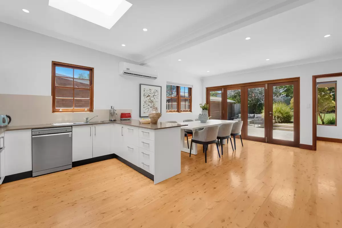 10 Trevenar Street, Ashbury Auction by Rich & Oliva - image 8