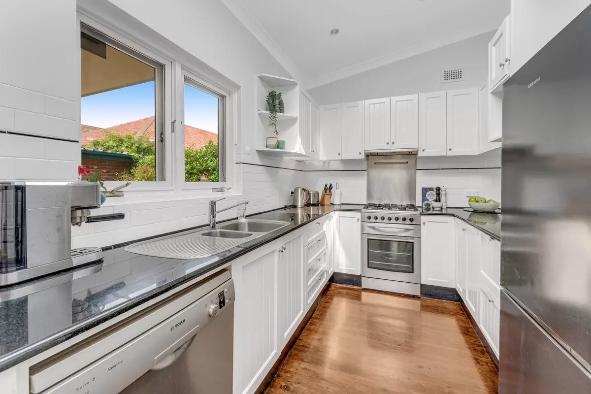 38 Kenilworth Street, Croydon Auction by Rich & Oliva - image 18