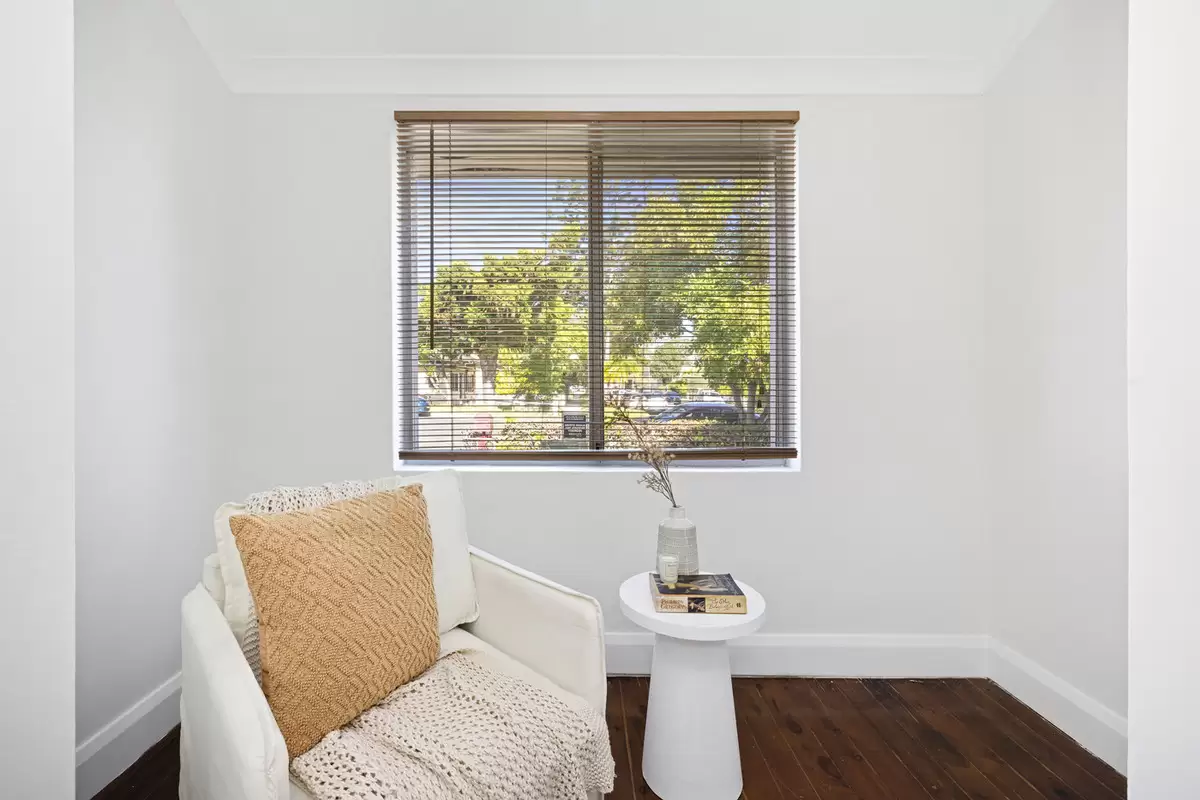 35 Stanley Street, Croydon Park Auction by Rich & Oliva - image 4