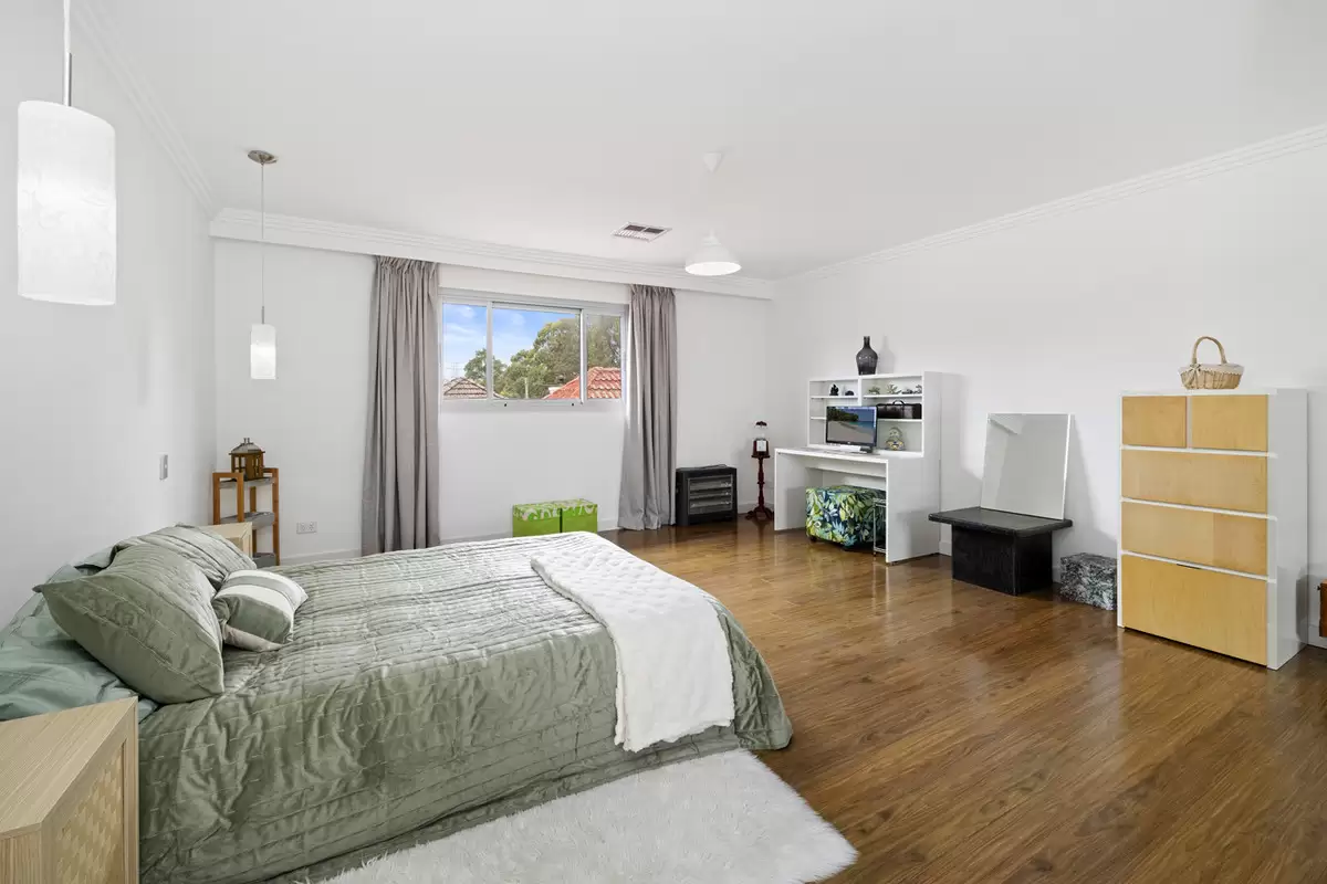 6 Lyminge Road, Croydon Park Auction by Rich & Oliva - image 13