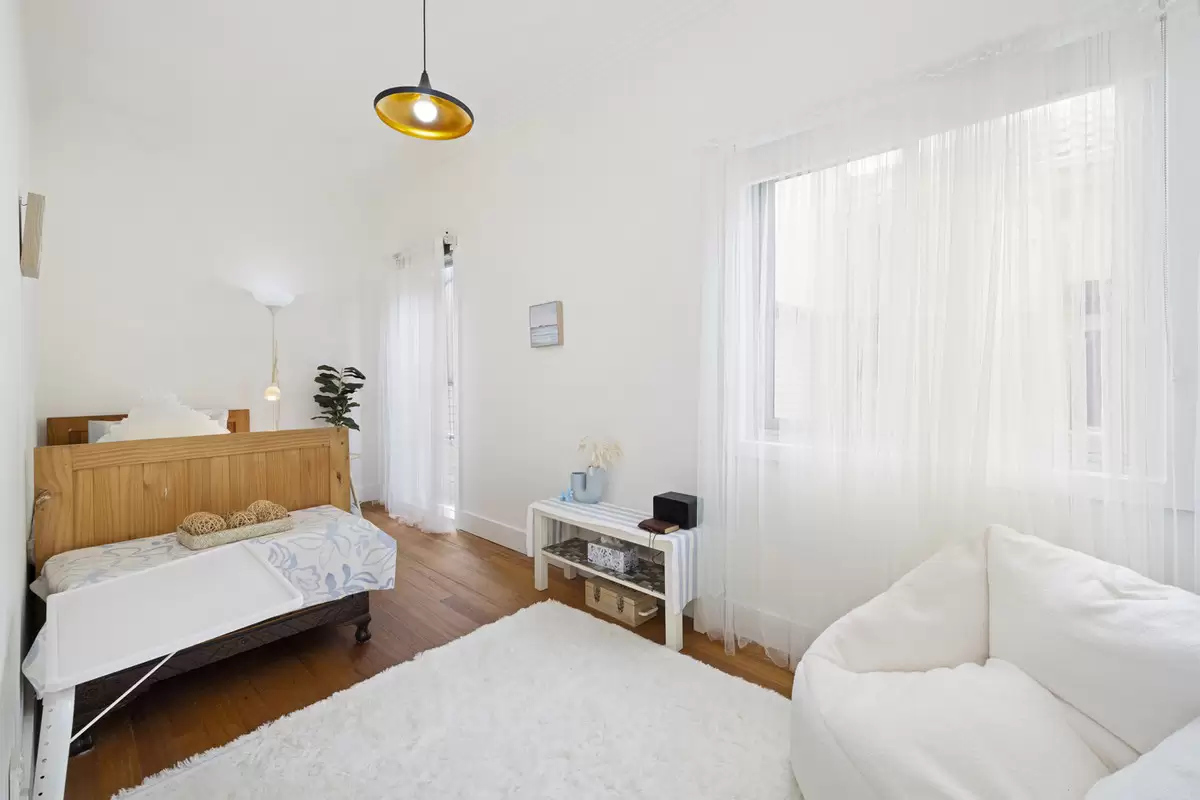 6 Lyminge Road, Croydon Park Auction by Rich & Oliva - image 5