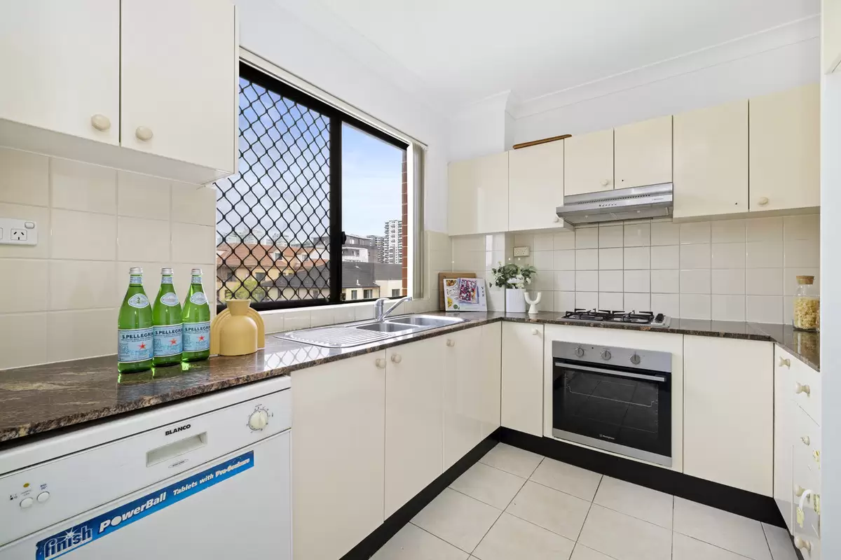 32/1-9 Mt Pleasant Avenue, Burwood For Sale by Rich & Oliva - image 5