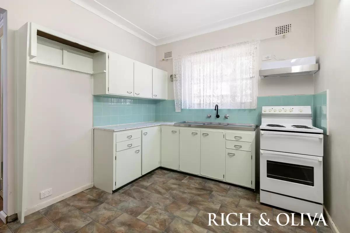 5/11 Second Avenue, Campsie Leased by Rich & Oliva - image 3