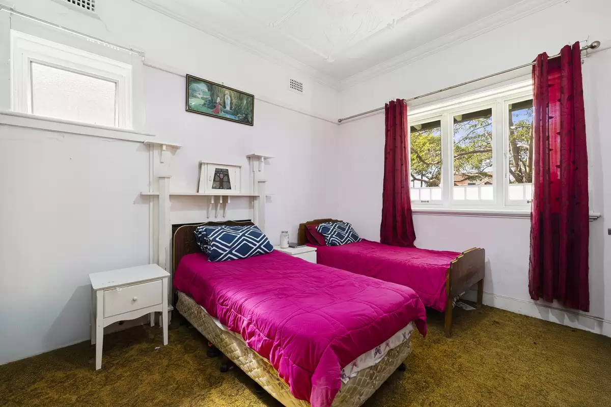 5 Goodwin Avenue, Ashfield Auction by Rich & Oliva - image 2