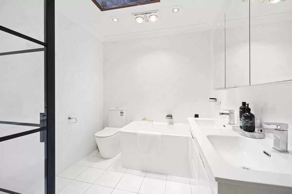 84 Greenhills Street, Croydon Park Auction by Rich & Oliva - image 11