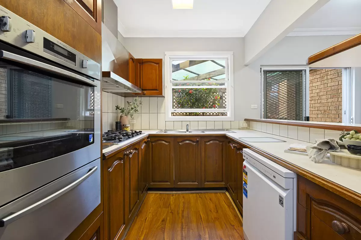 84 Greenhills Street, Croydon Park Auction by Rich & Oliva - image 9