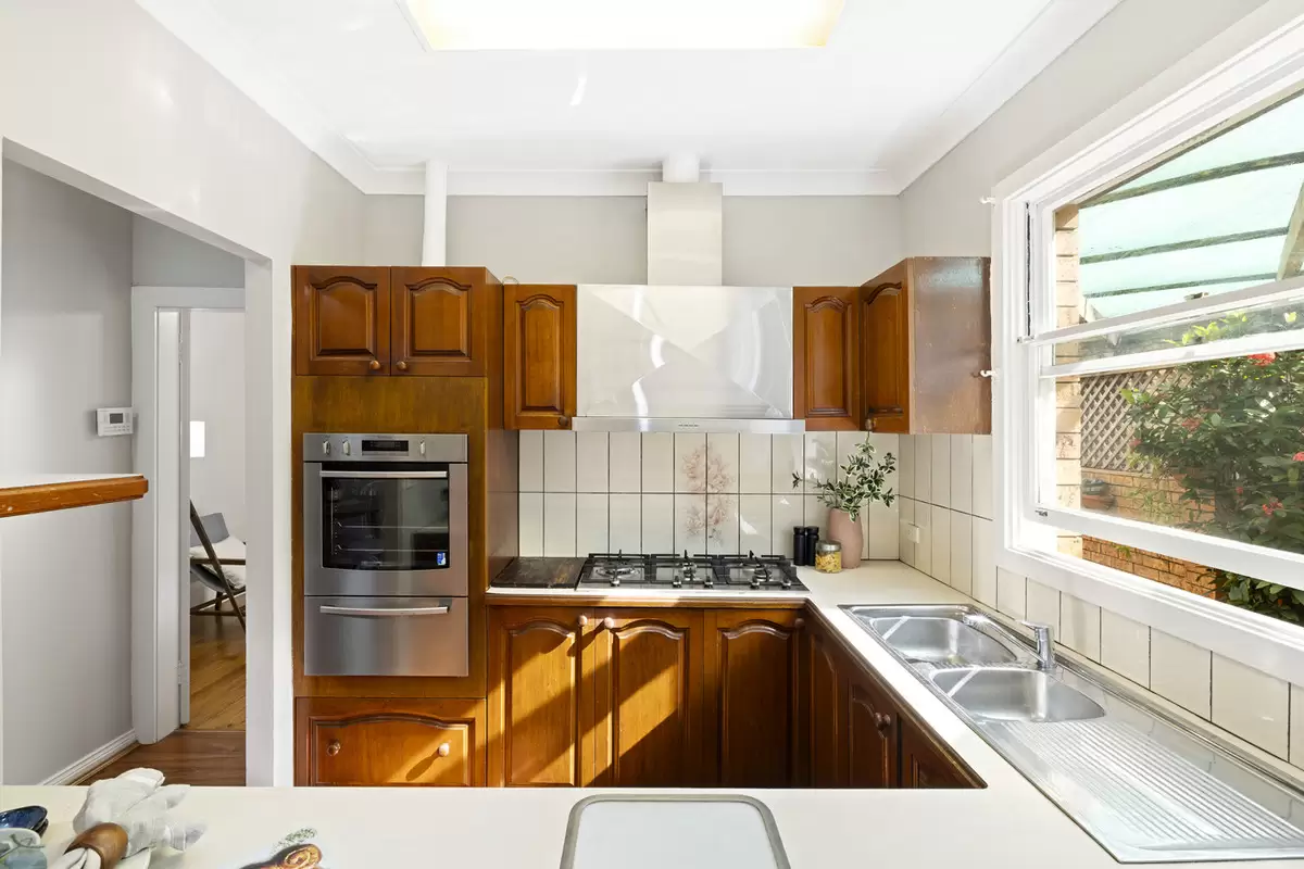 84 Greenhills Street, Croydon Park Auction by Rich & Oliva - image 8