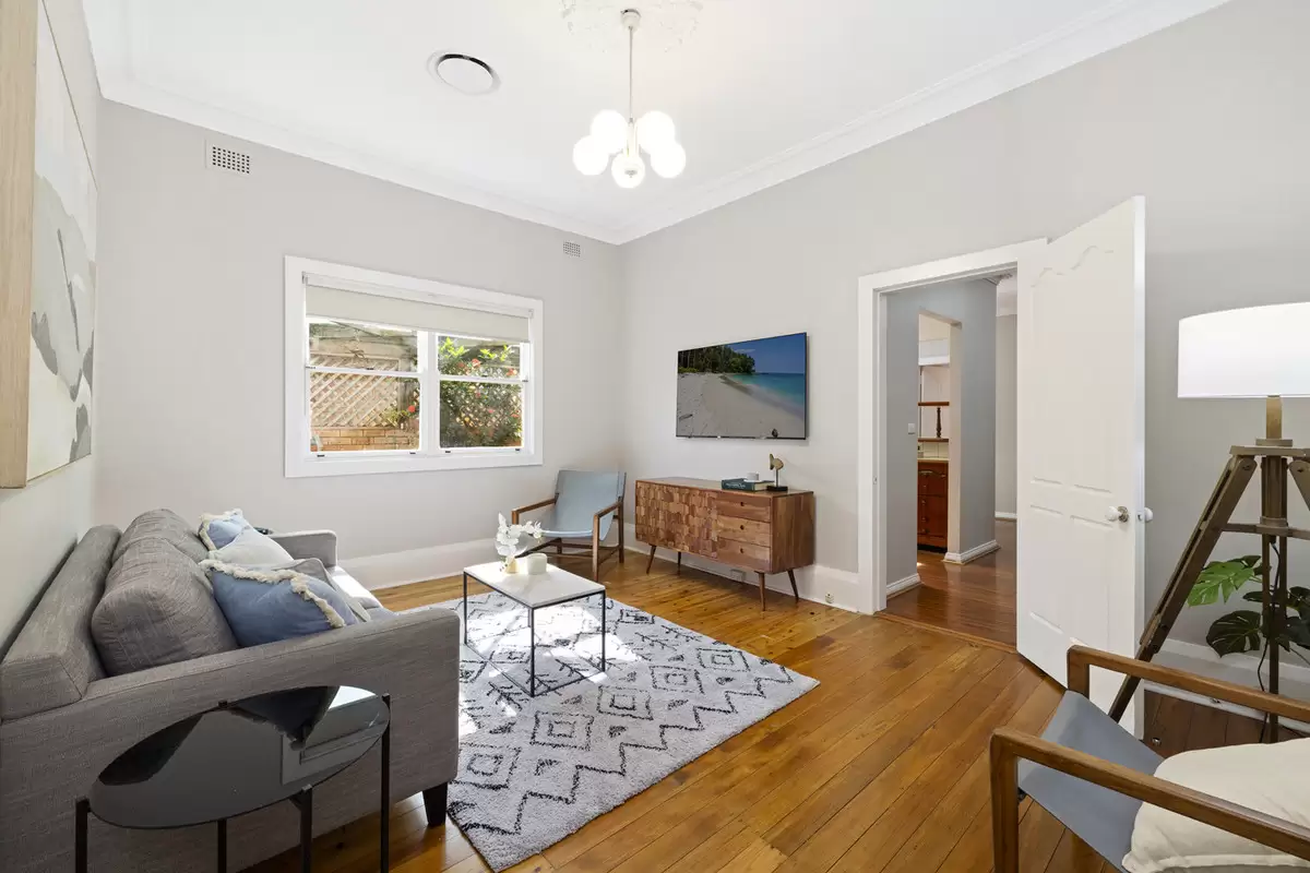 84 Greenhills Street, Croydon Park Auction by Rich & Oliva - image 5