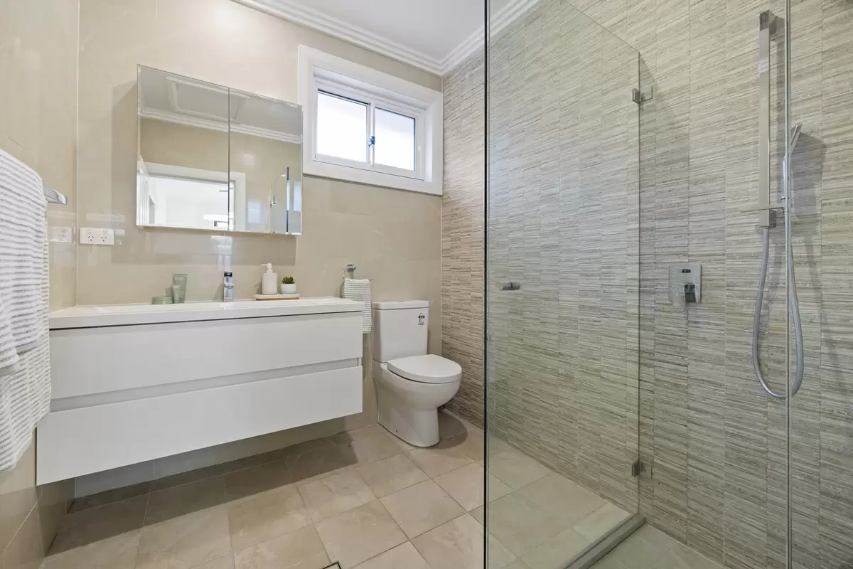 19 Queen Street, Croydon Auction by Rich & Oliva - image 20