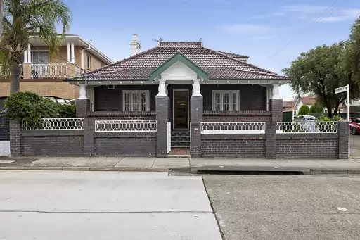 19 Queen Street, Croydon Auction by Rich & Oliva