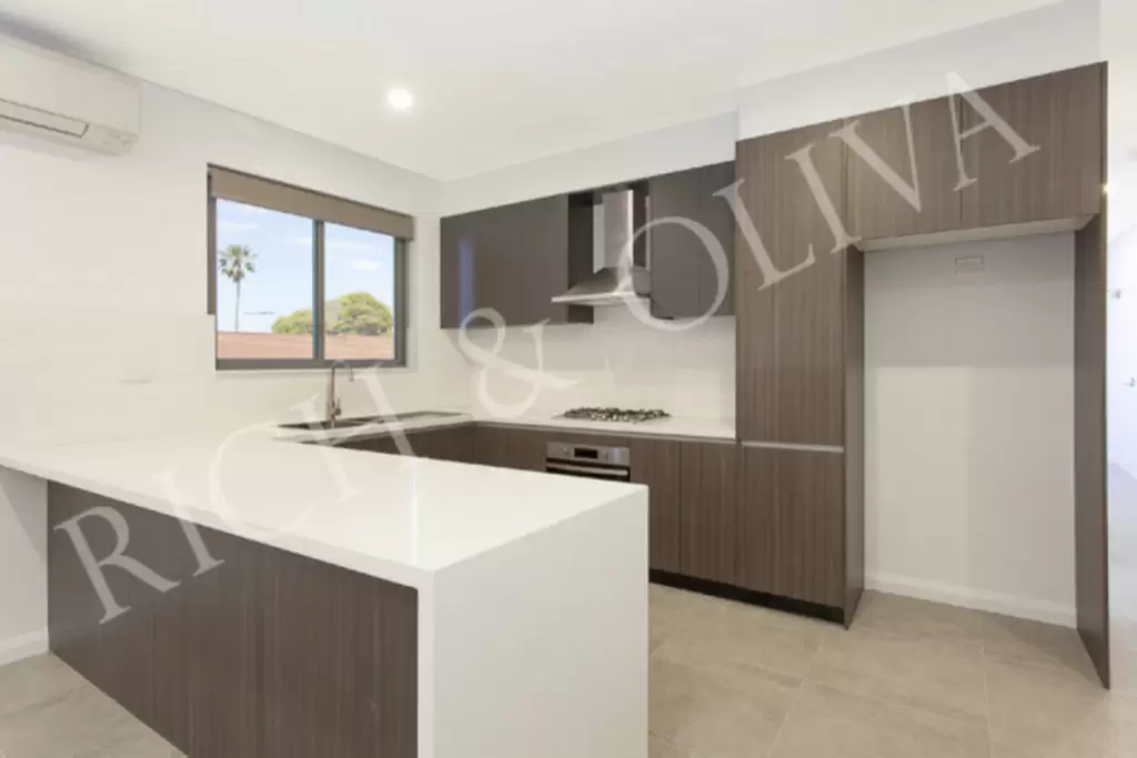 4/13 Seventh Avenue, Campsie Leased by Rich & Oliva