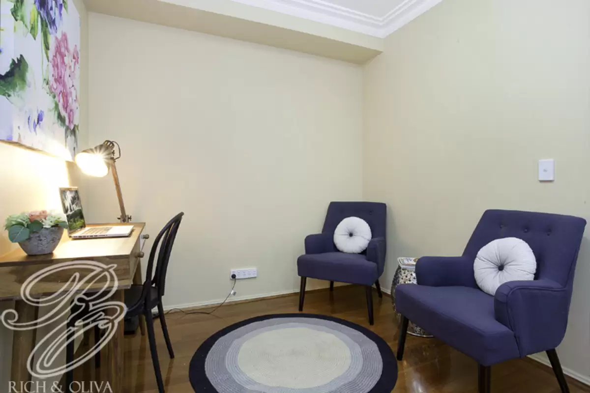 8/30 Gordon Street, Burwood Sold by Rich & Oliva - image 5