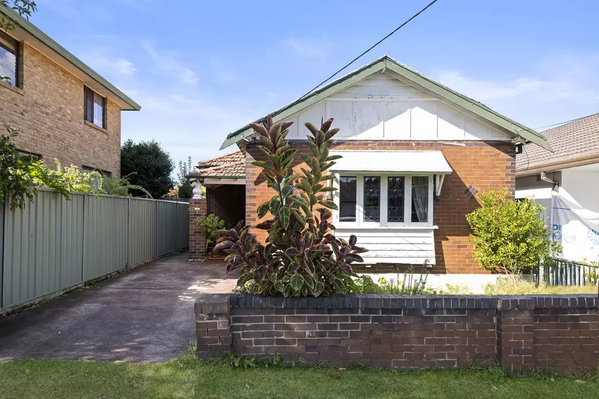 2 Windsor Avenue, Croydon Park Auction by Rich & Oliva