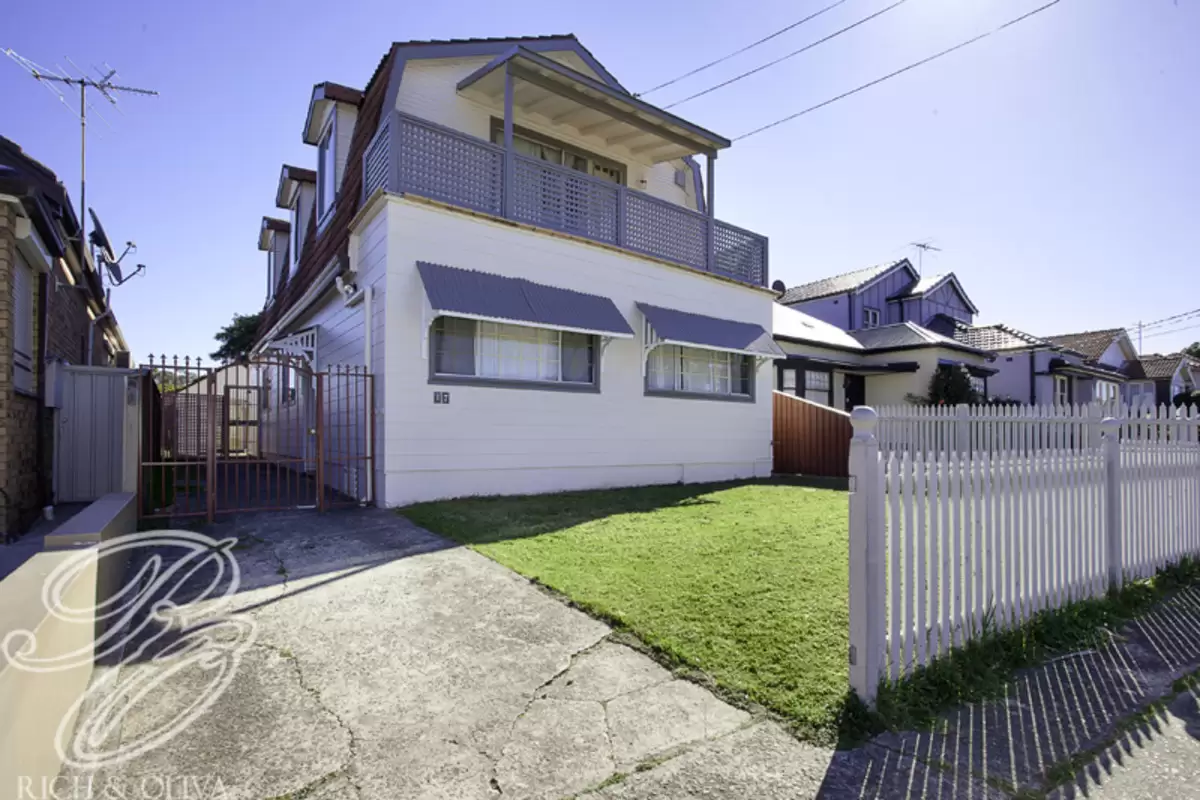 17 Pheasant Street, Canterbury Sold by Rich & Oliva - image 1