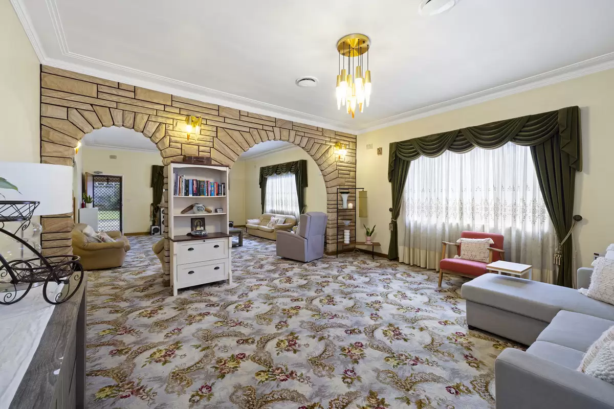 29 Brady Street, Croydon Auction by Rich & Oliva - image 6