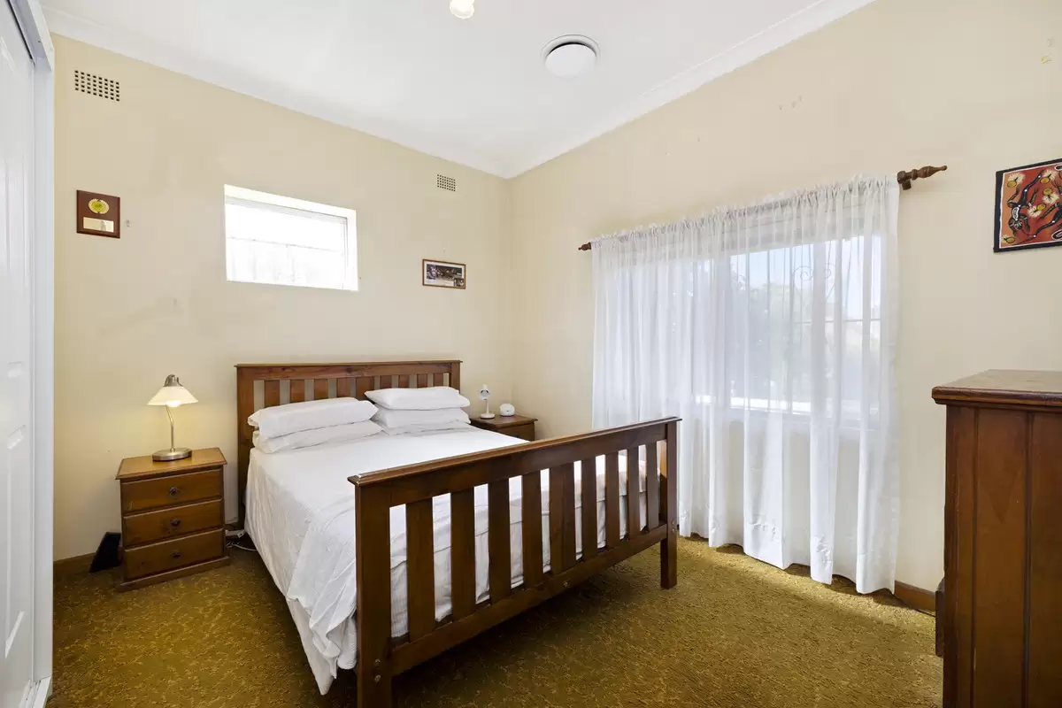 29 Brady Street, Croydon Auction by Rich & Oliva - image 4