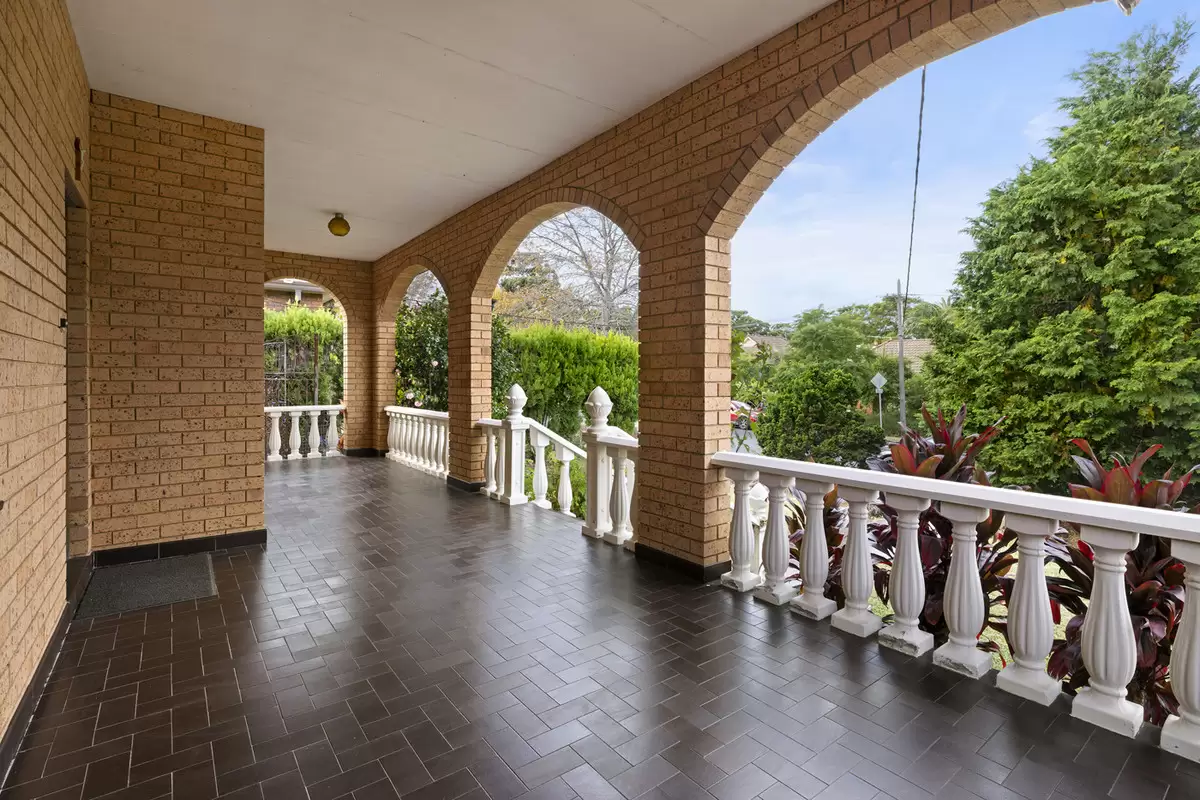 29 Brady Street, Croydon Auction by Rich & Oliva - image 2