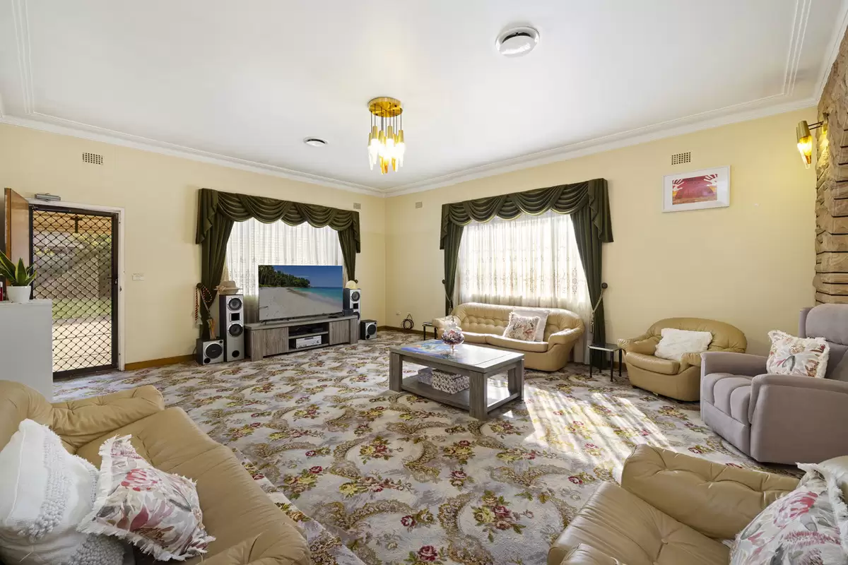 29 Brady Street, Croydon Auction by Rich & Oliva - image 10
