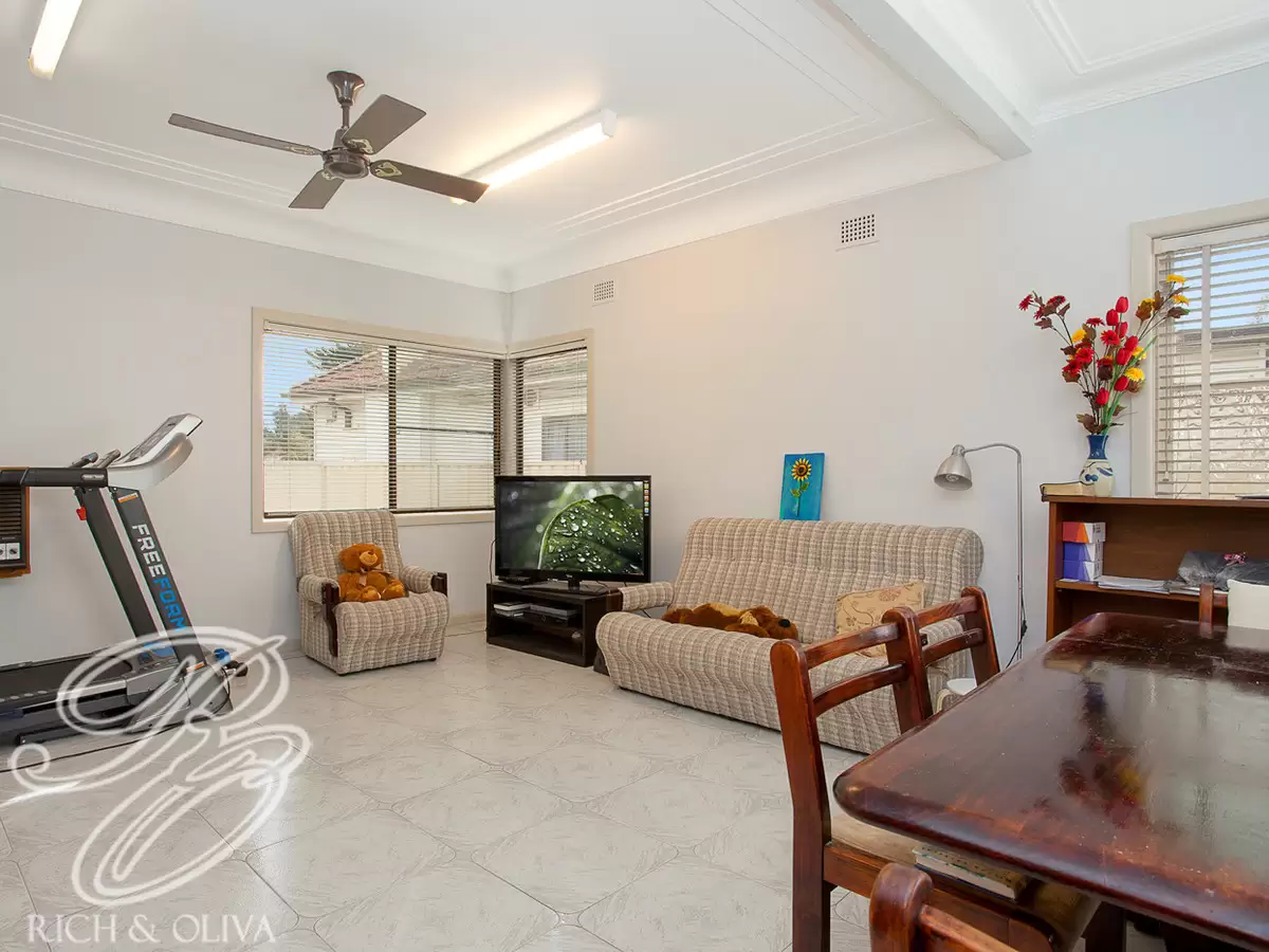30 Walsh Avenue, Croydon Park Sold by Rich & Oliva - image 2
