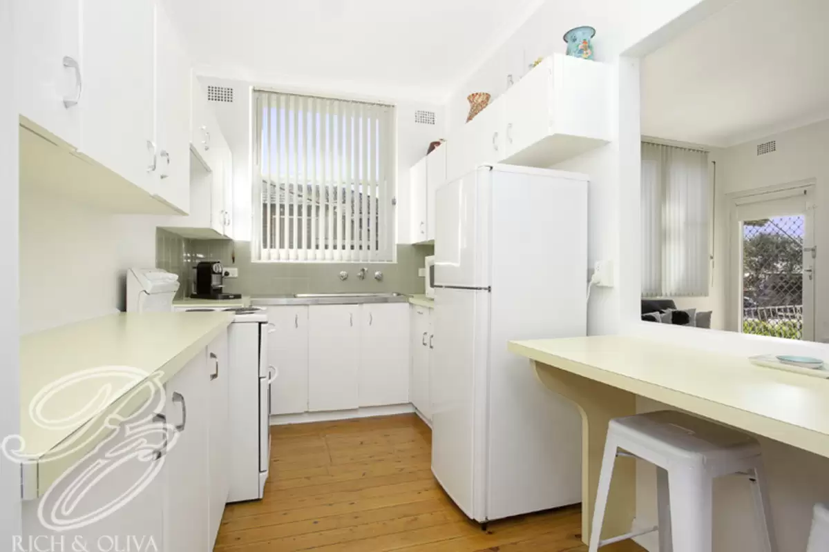 2/242 William Street, Kingsgrove Sold by Rich & Oliva - image 3