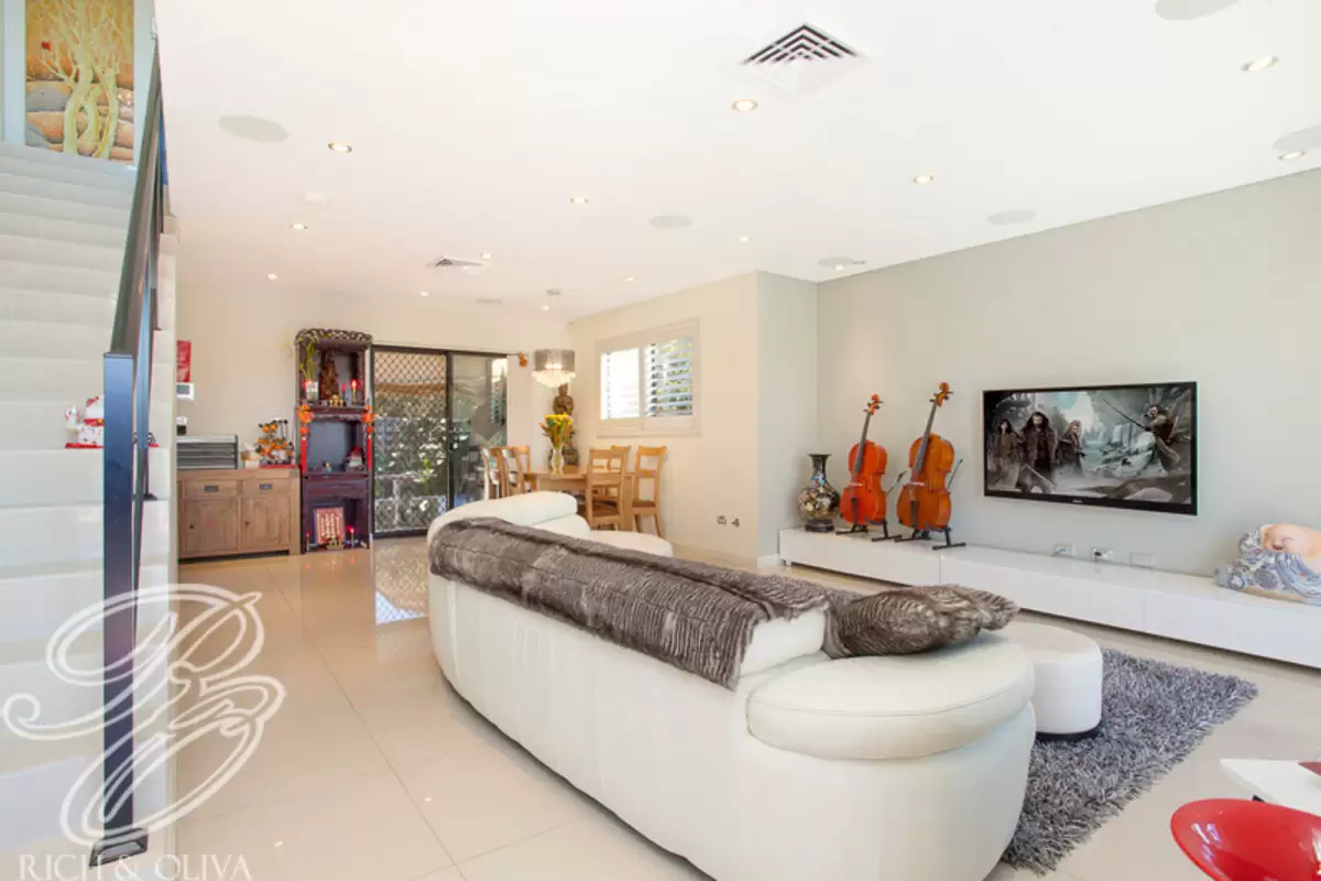 65 Hampton Street, Croydon Park Sold by Rich & Oliva - image 4