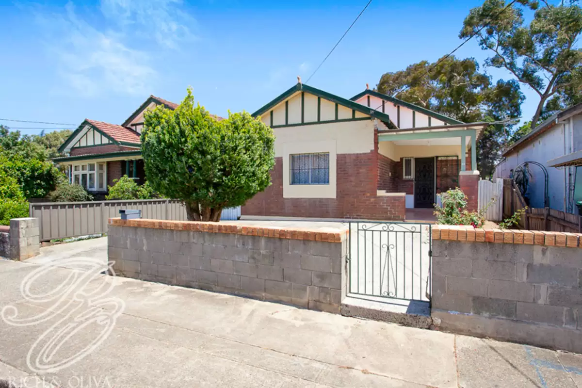59 Lang Street, Croydon Sold by Rich & Oliva - image 9