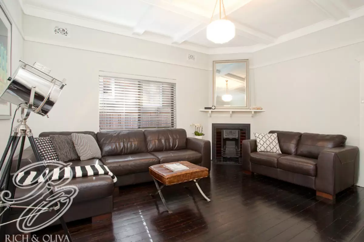 12 Brighton Avenue, Croydon Park Sold by Rich & Oliva - image 1